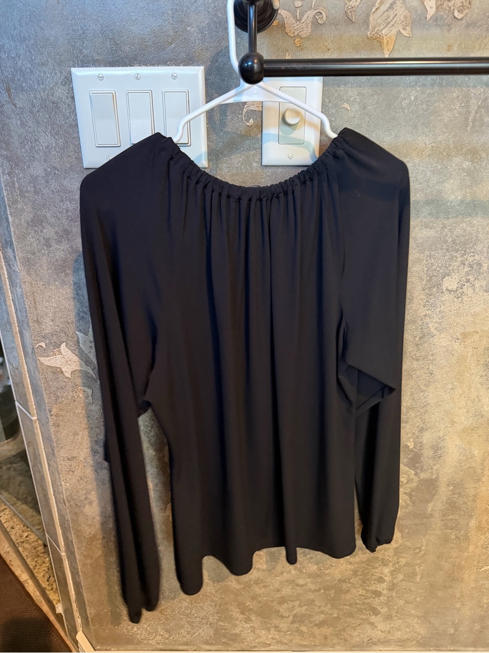 Michael Kors Black Long-Sleeve Blouse with Gold Chain Detail - Picture 4 of 5